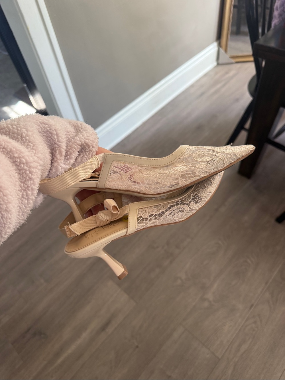 Women's kitten heel